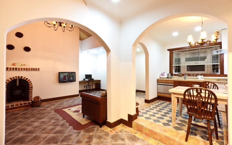 Miallet Pension Hongcheon Bagian luar foto