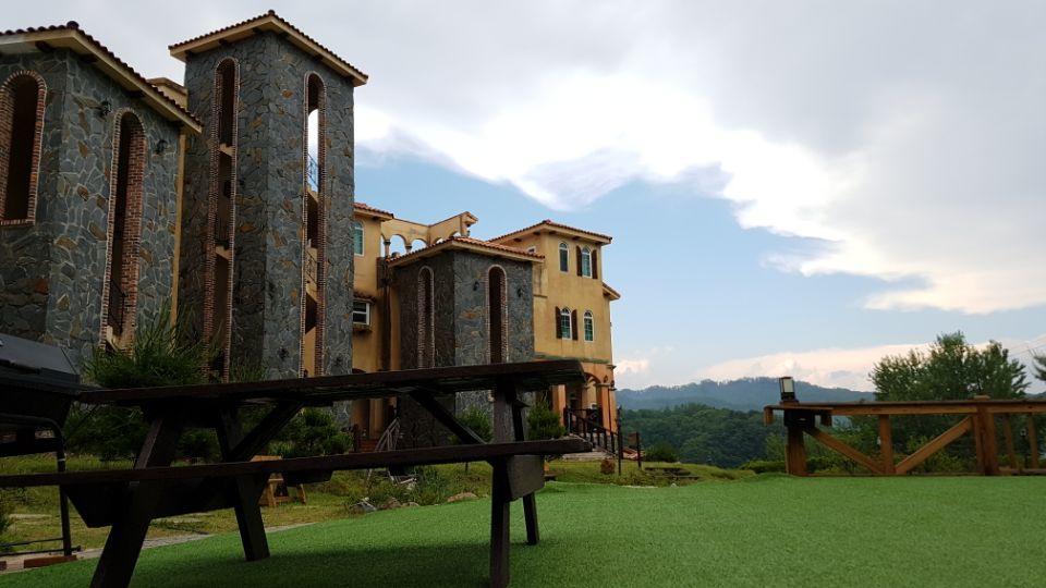 Miallet Pension Hongcheon Bagian luar foto